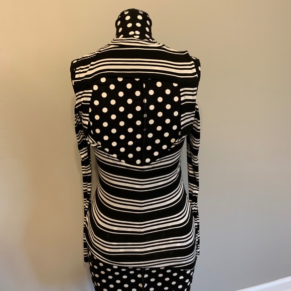 🎃 Honey Punch Cold Shoulder Mock Neck Striped Top - Picture 2 of 4